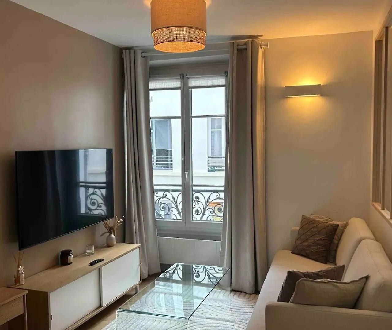 Cocooning & Cosy In Center 17 *